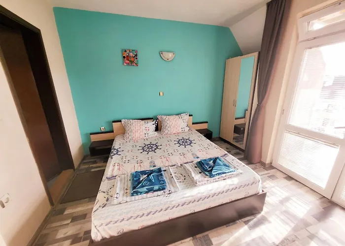 Πανσιόν Kazlarov Kiten (Burgas)