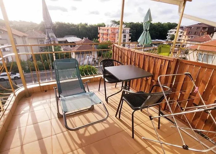 Πανσιόν Kazlarov Kiten (Burgas)