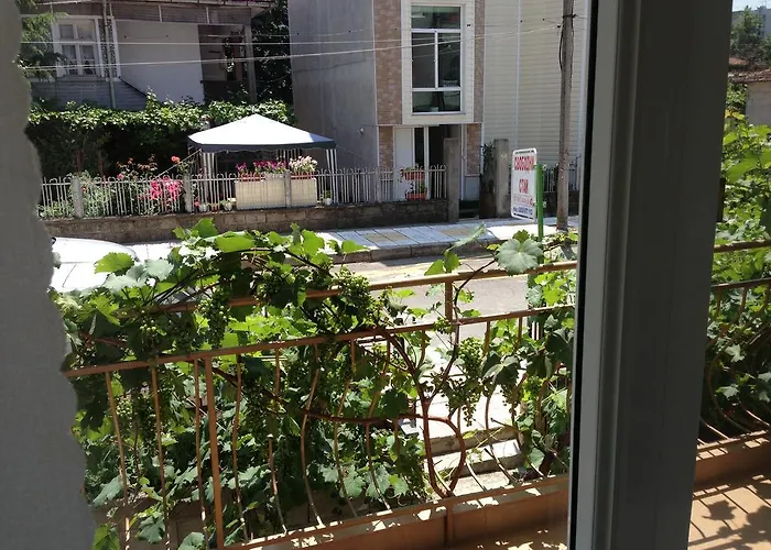 Πανσιόν Kazlarov Kiten (Burgas)