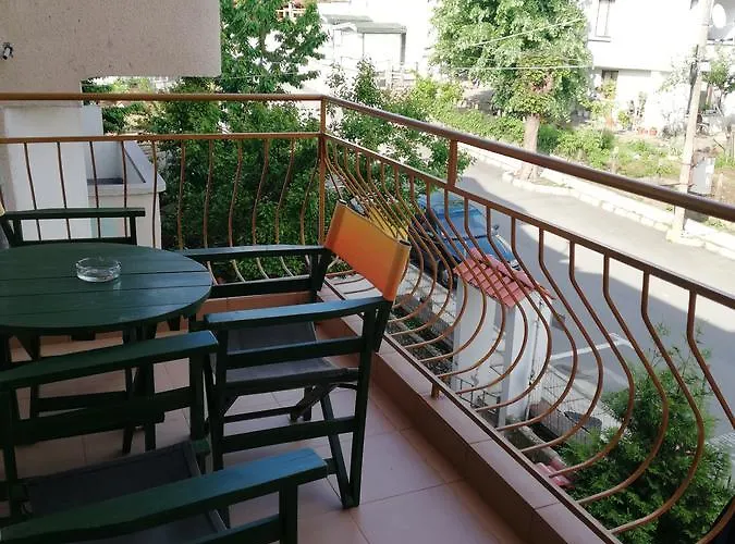 Πανσιόν Kazlarov Kiten (Burgas)