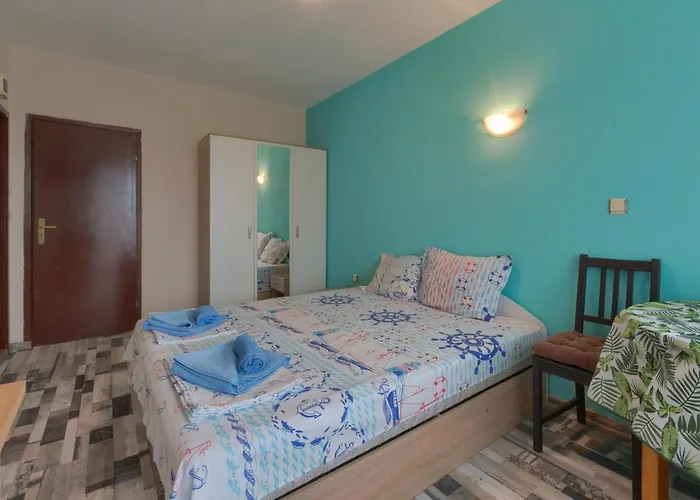 Kazlarov ゲストハウス *